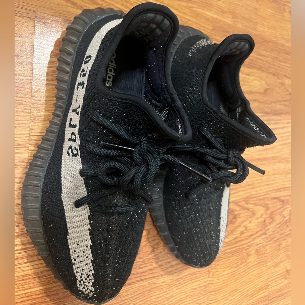 Yeezy Core Black White